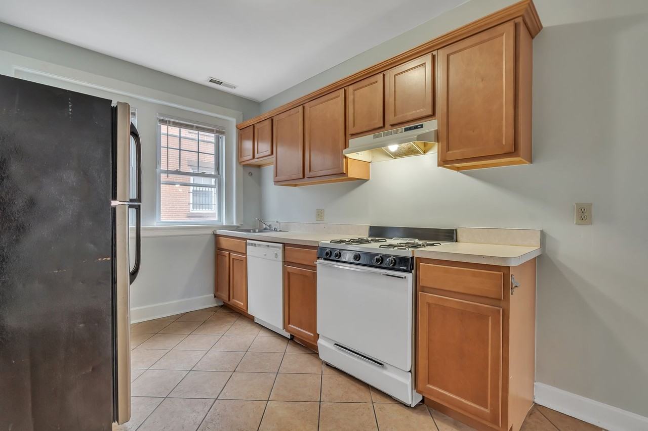 17 Howe Street - Photo 3 of 21