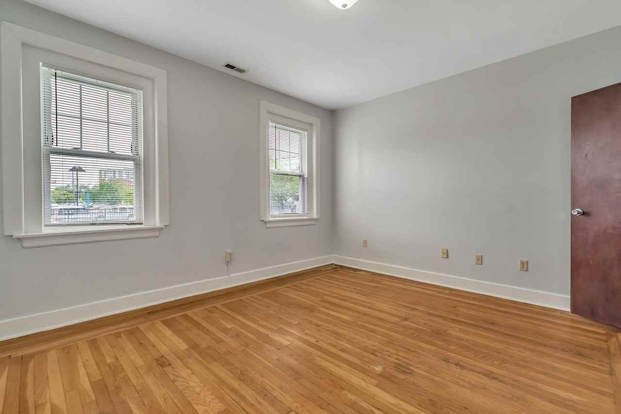 17 Howe Street - Photo 6 of 21