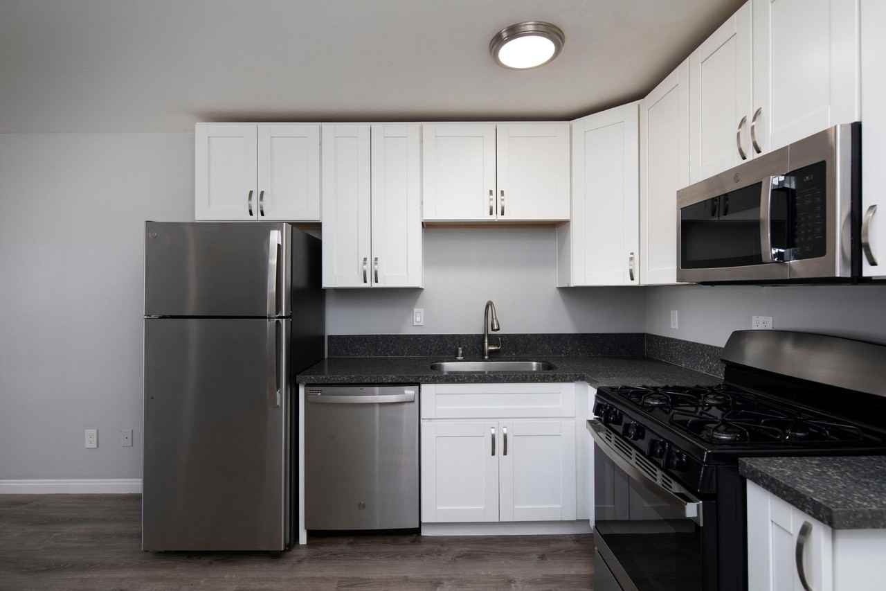 Ask about our move - Photo 2 of 15