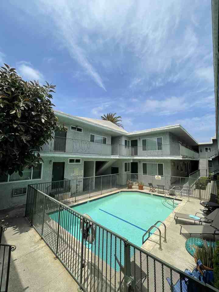 can376 - Photo 3 of 5