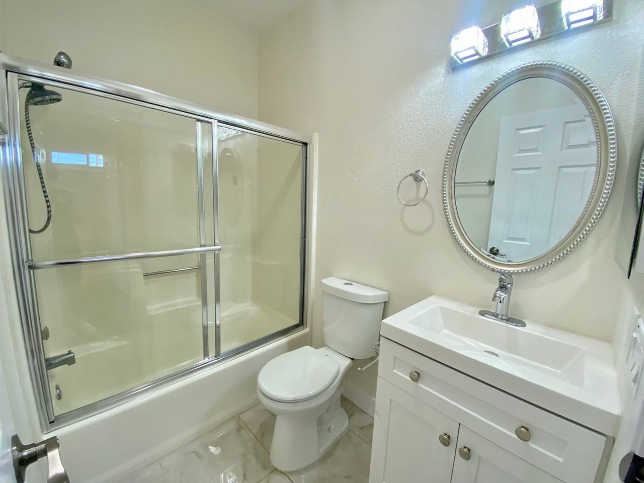 1160 Thomas Ave Apt B - Photo 7 of 24