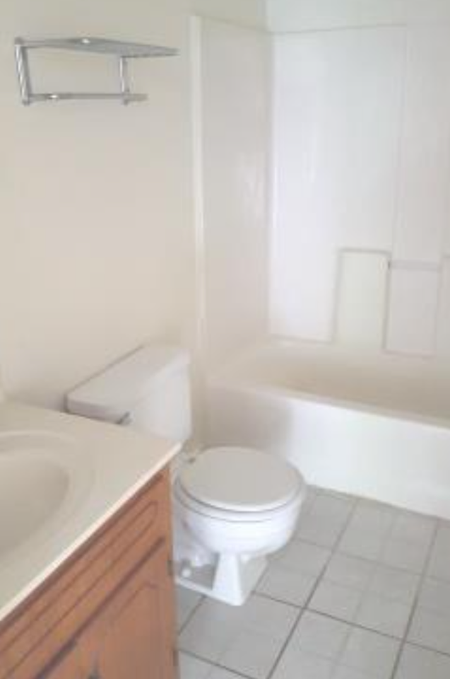 85 Lawn St #D - Photo 7 of 9