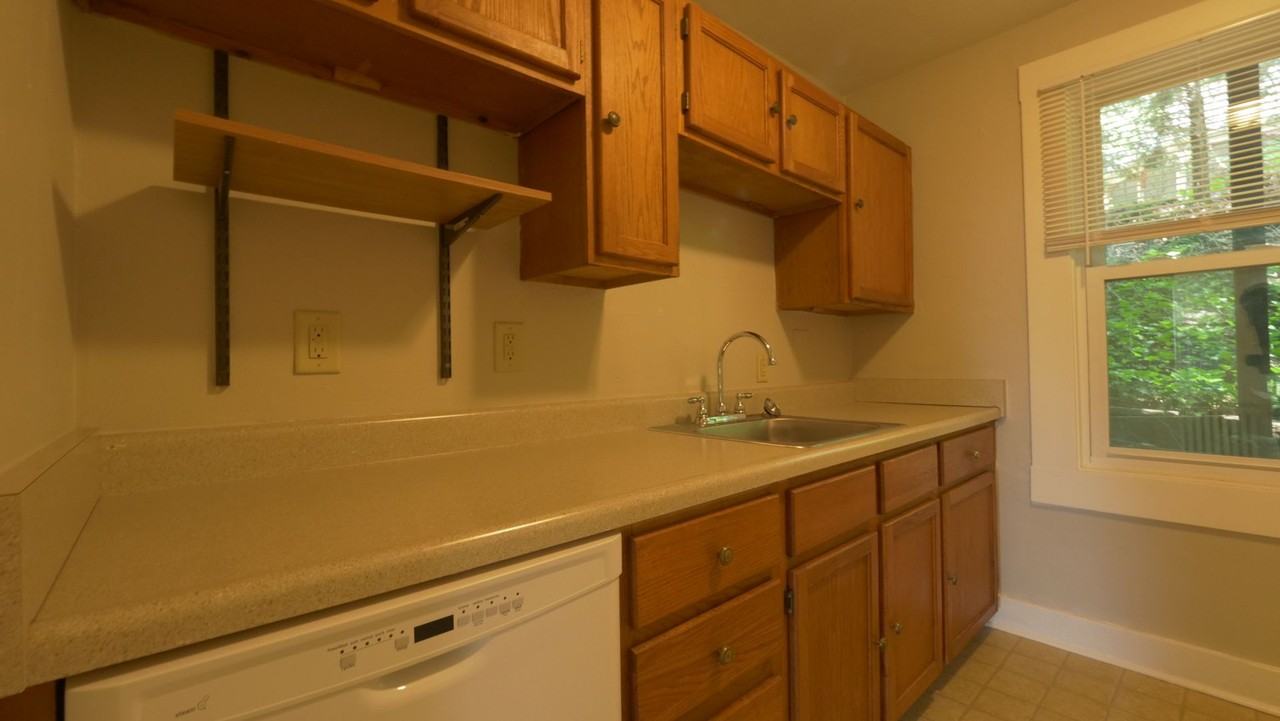 145 Lacrosse St - Photo 4 of 10