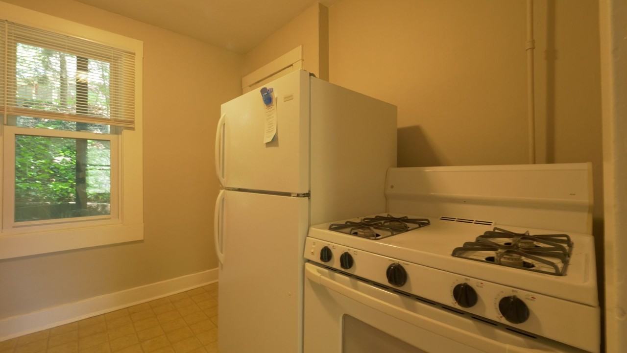 145 Lacrosse St - Photo 3 of 10