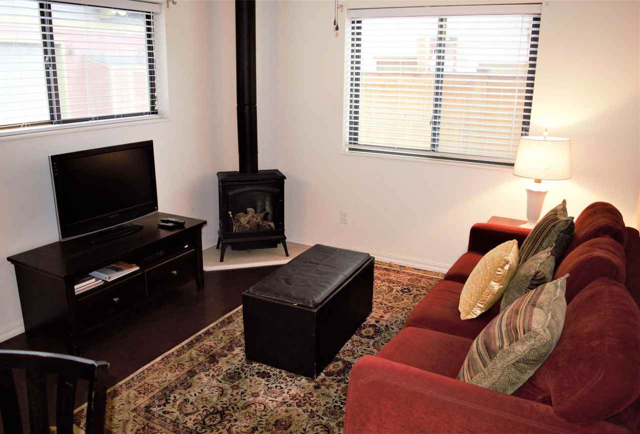 820 Nw Columbia St - Photo 3 of 14