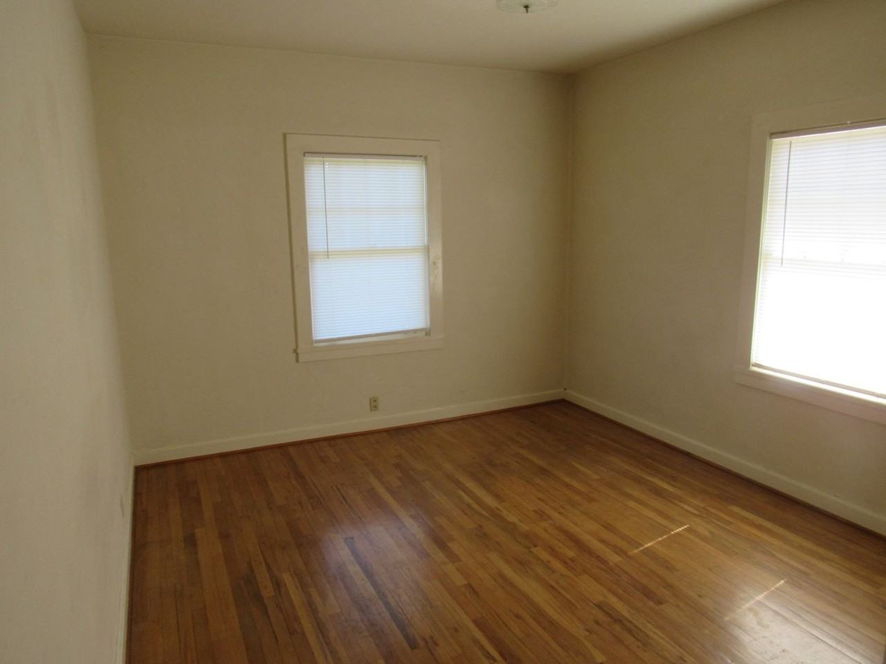 103 S Cooper St. - Photo 3 of 5