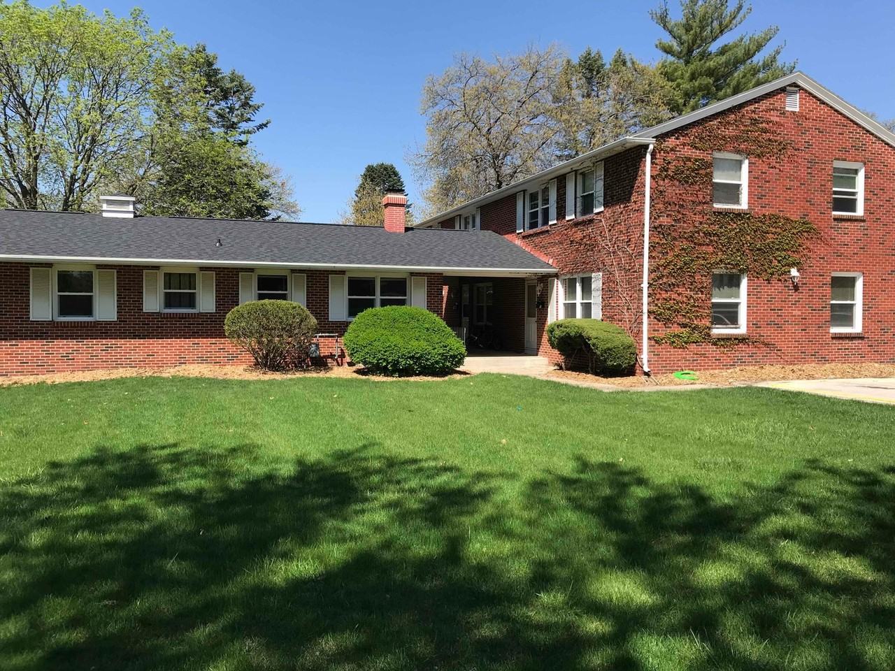 1917 Douglas Ave - Photo 3 of 20