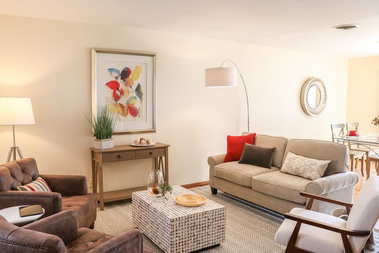 1917 Douglas Ave - Photo 4 of 20