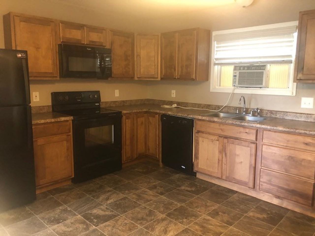 1131Oak - Photo 3 of 7