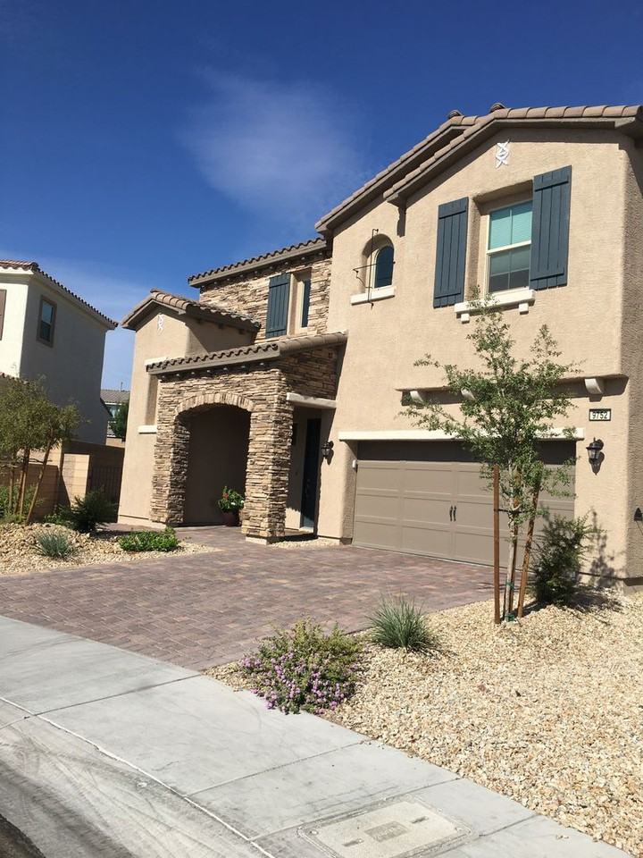 9752 Shadow Cliff Ave - Photo 2 of 50