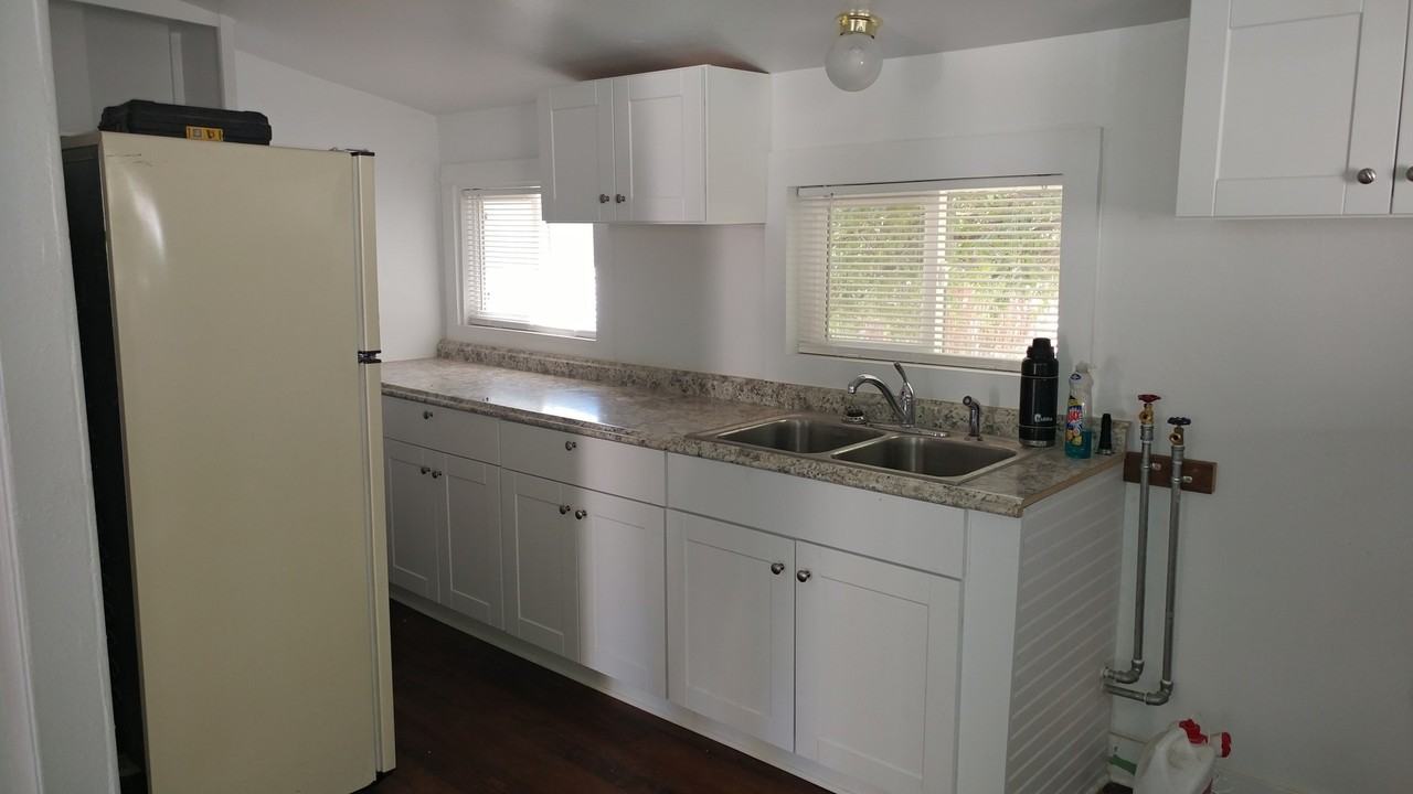2420 Wantland Ave - Photo 3 of 6