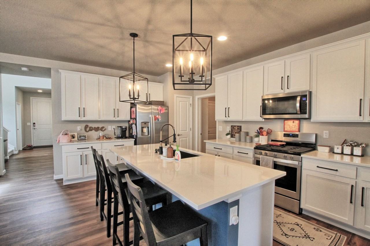 8961 Birch Run Dr - Photo 2 of 21