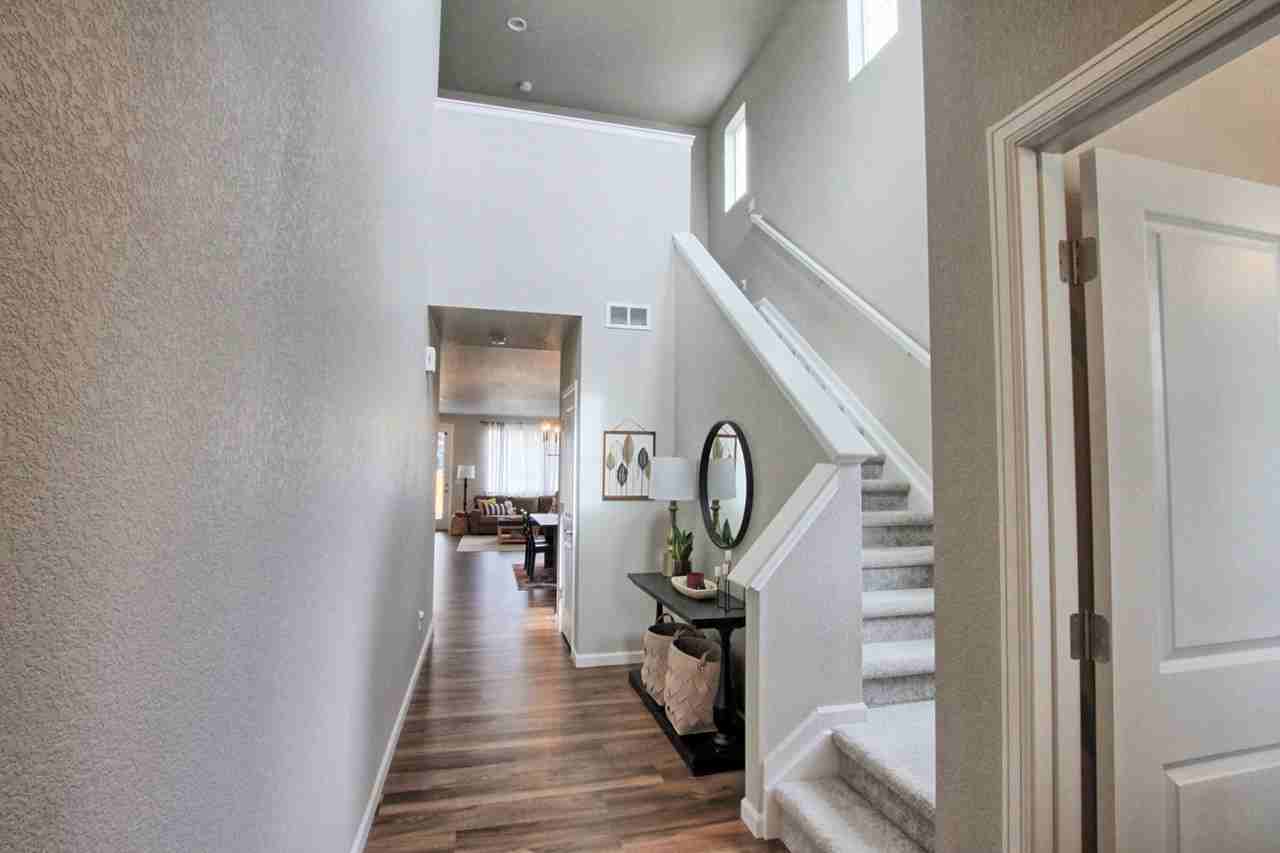 8961 Birch Run Dr - Photo 4 of 21