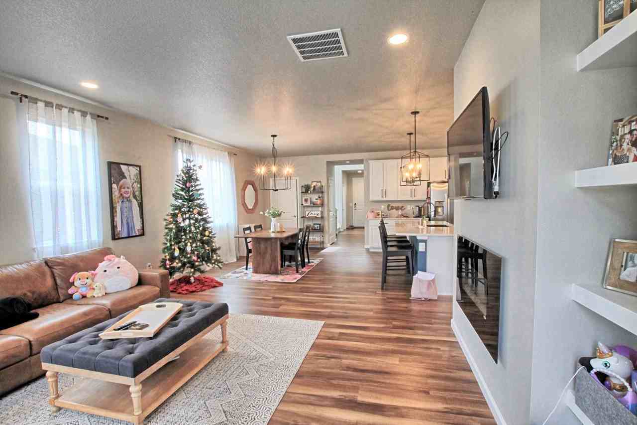 8961 Birch Run Dr - Photo 5 of 21