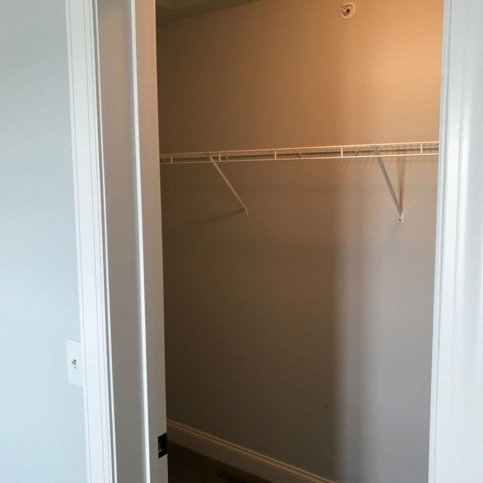 196 Randolph Dr - Photo 2 of 30