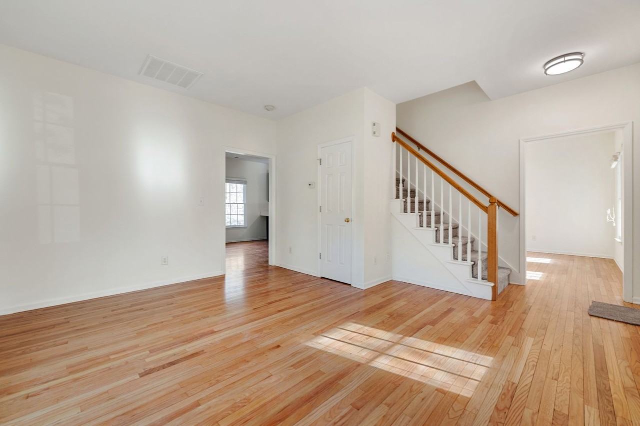 102 Savannah Ter - Photo 2 of 14