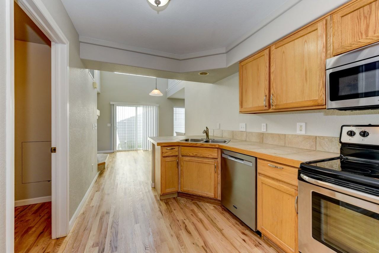 4801 Spyglass Dr - Photo 4 of 36