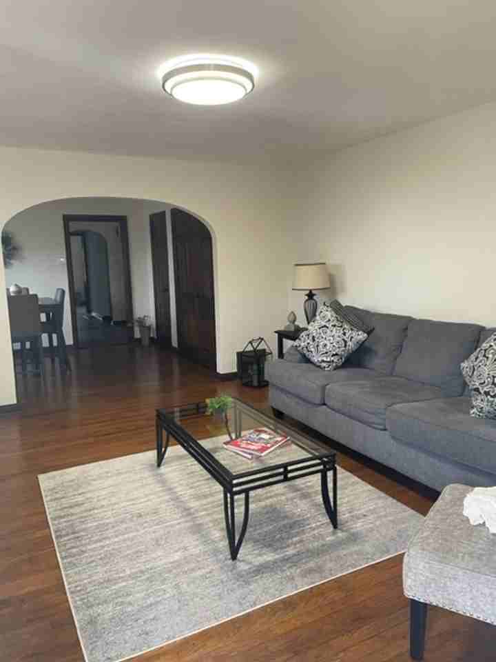 1312 W Jackson St - Photo 3 of 13