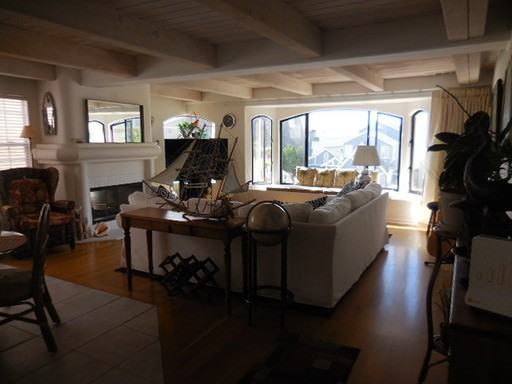 3448 Ocean Dr - Photo 3 of 31