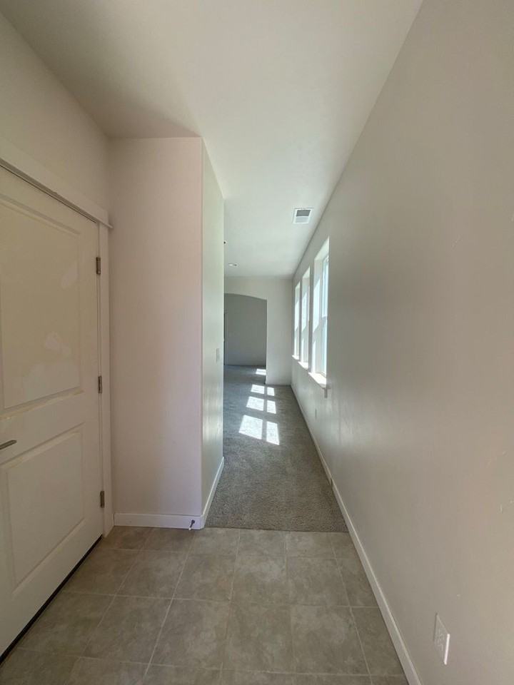 220 W Maple St - Photo 5 of 13