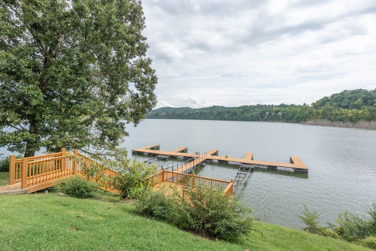 21 Lake Village Ct - Photo 3 of 24