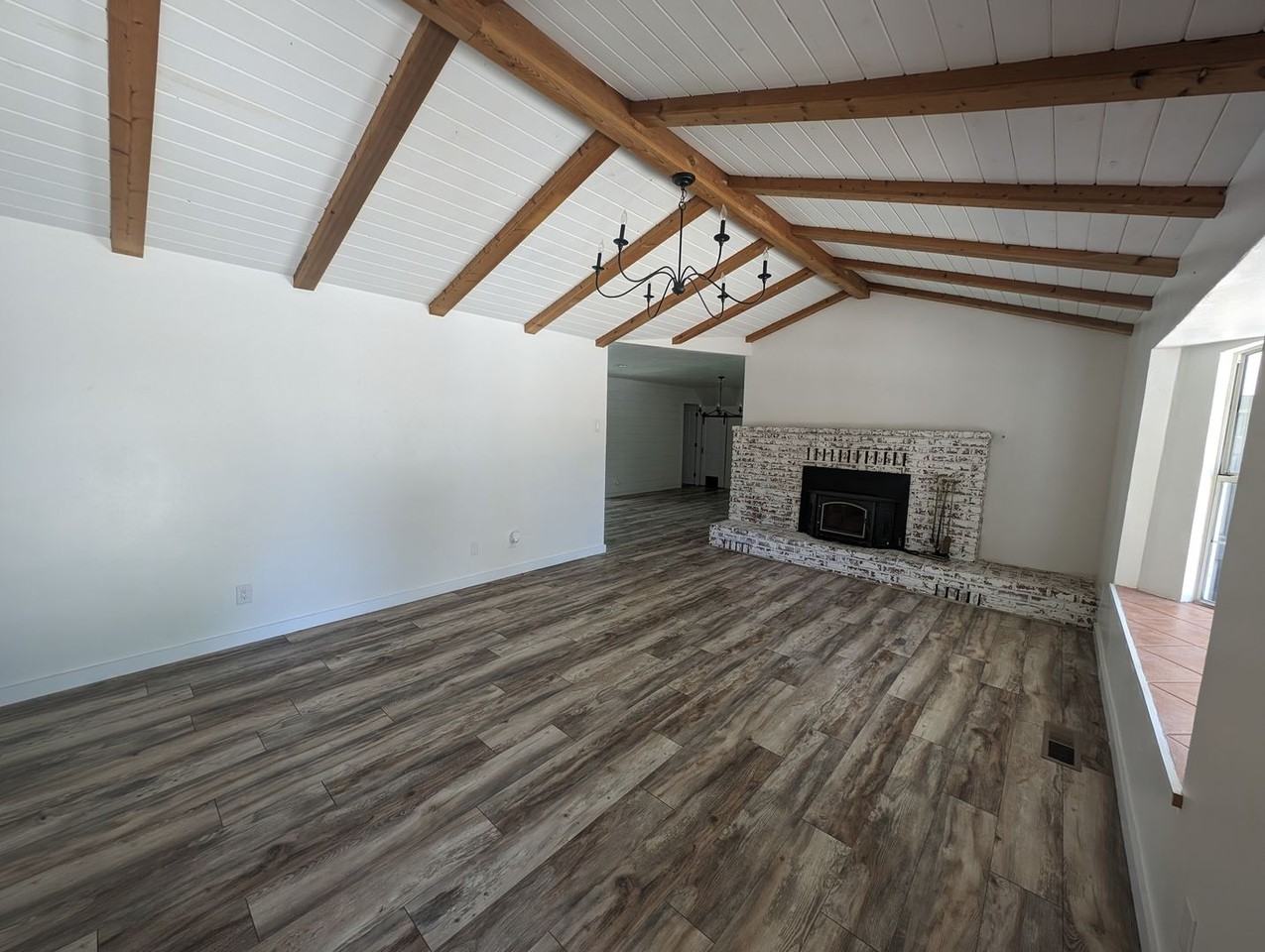 3636 Traverse St - Photo 3 of 29