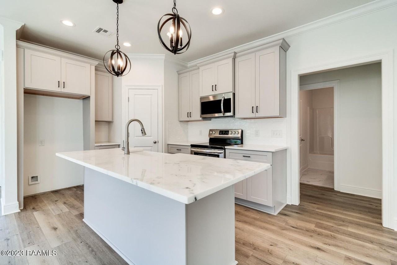 339 Saint Matthias Dr - Photo 2 of 18