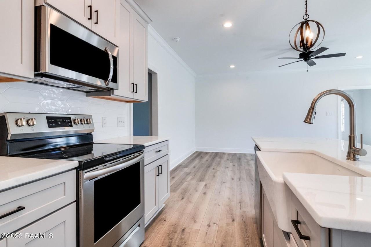 339 Saint Matthias Dr - Photo 3 of 18