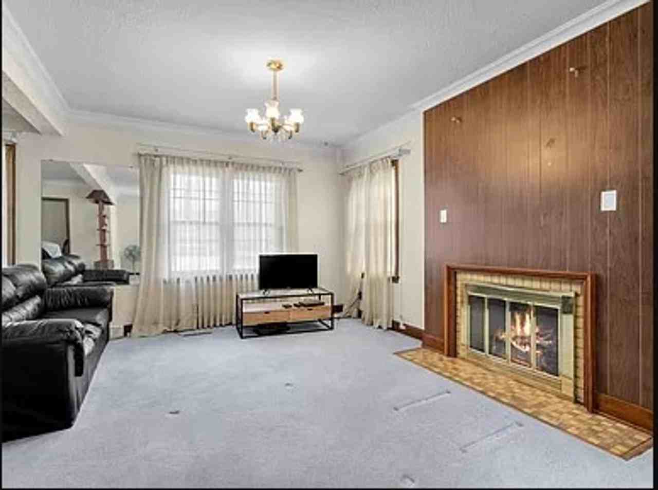 1134 10th St - Photo 2 of 10