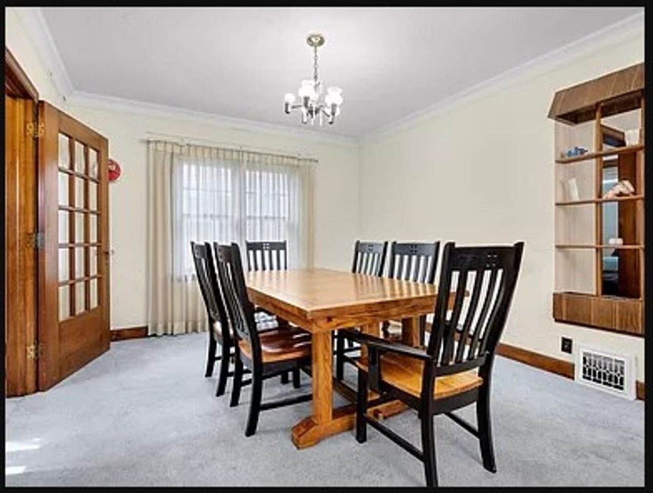 1134 10th St - Photo 3 of 10