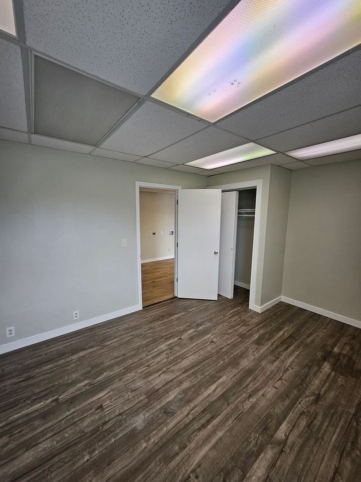 1044 N Eskew Rd - Photo 6 of 13