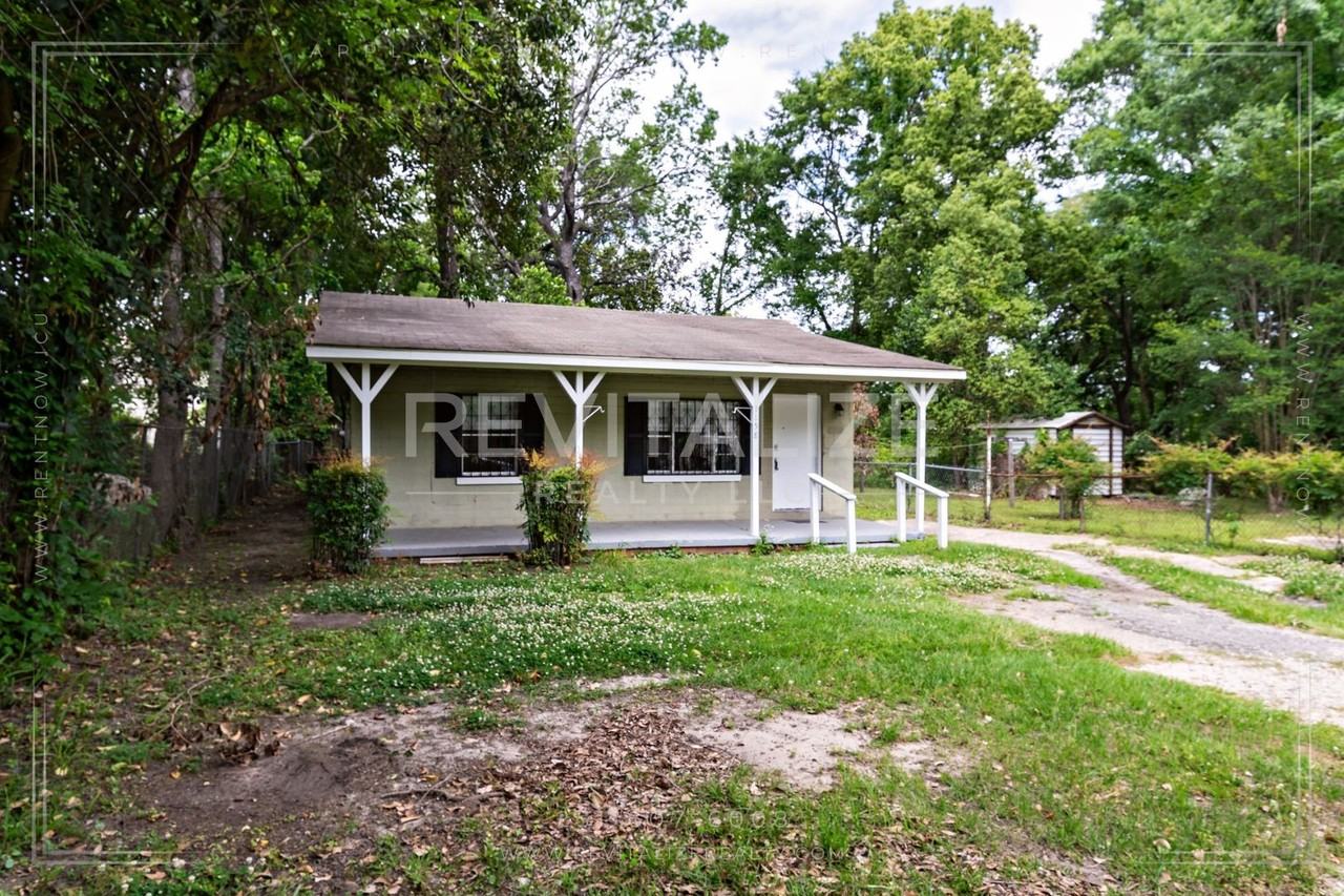 1158 Gorgas St - Photo 3 of 22