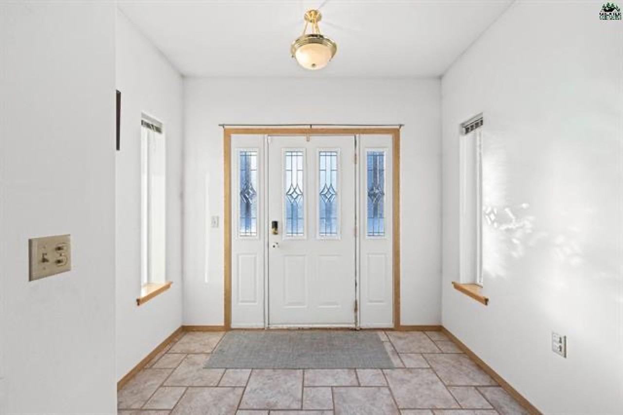 1170 Airline Dr - Photo 3 of 39