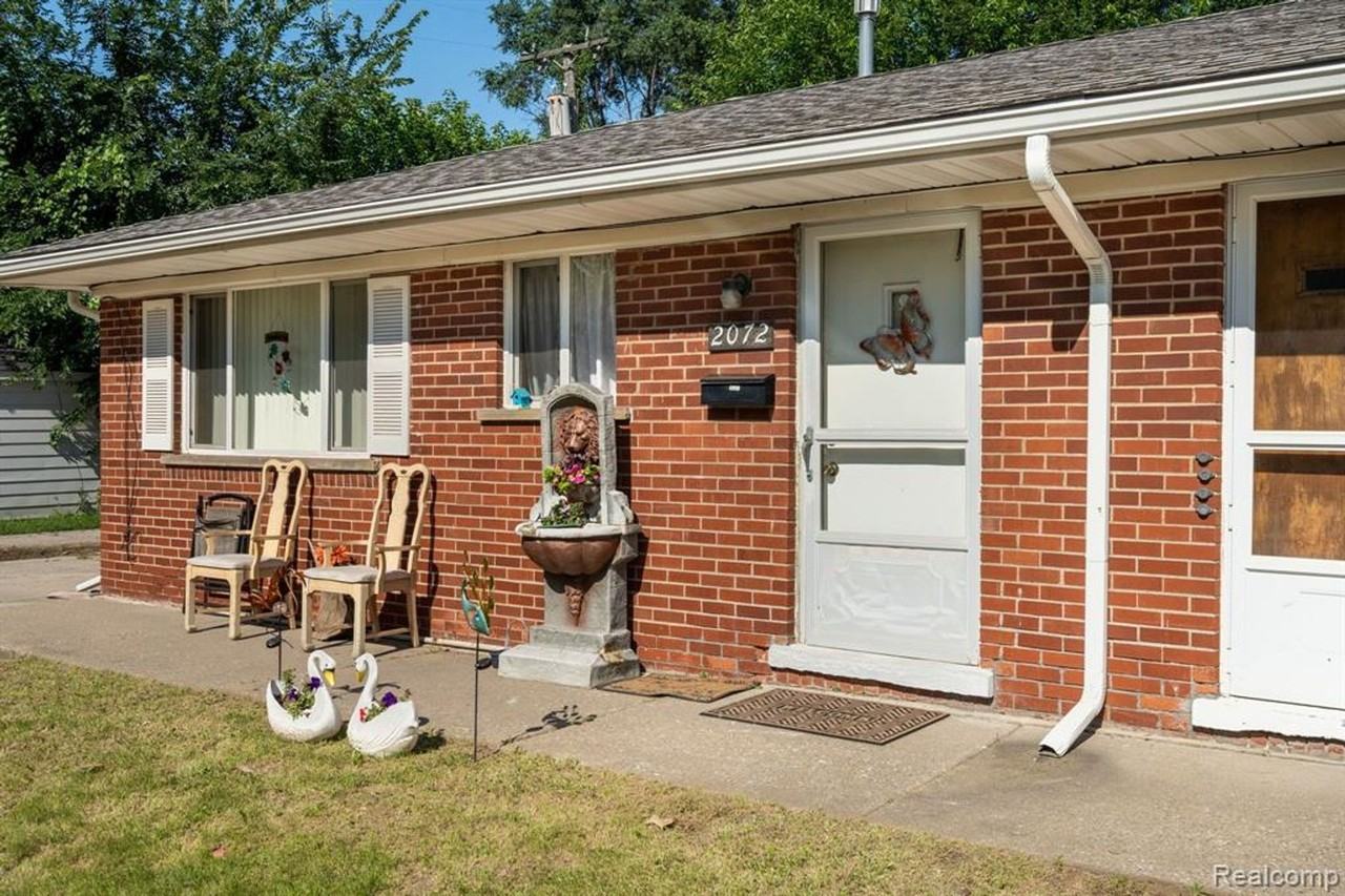 2056-72 Lafayette Apartments - Photo 2 of 3