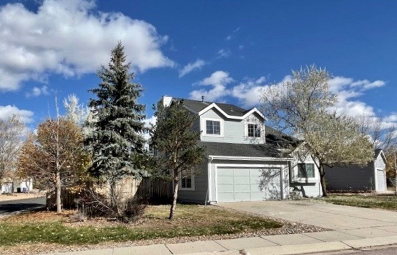 3345 Beechwood Ct - Photo 2 of 32