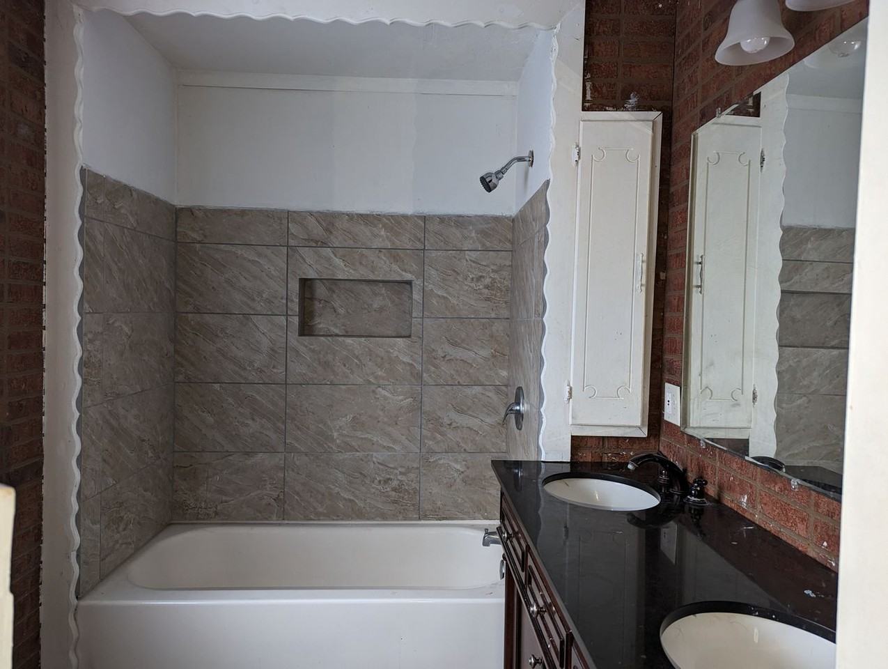 117 S High St - Photo 3 of 8