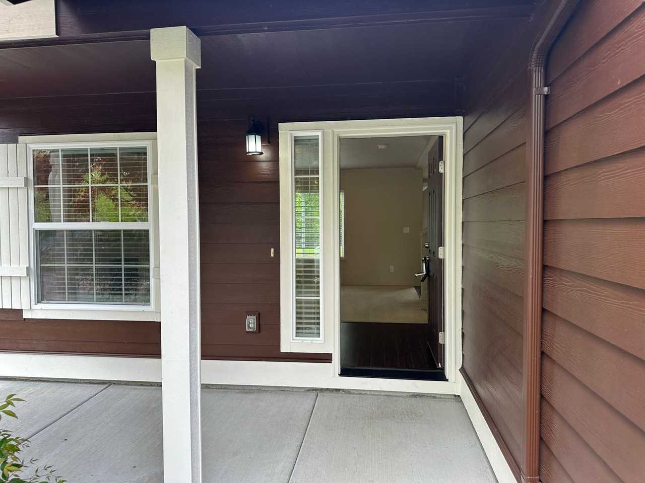 11404 Ne 11th Ave - Photo 3 of 23