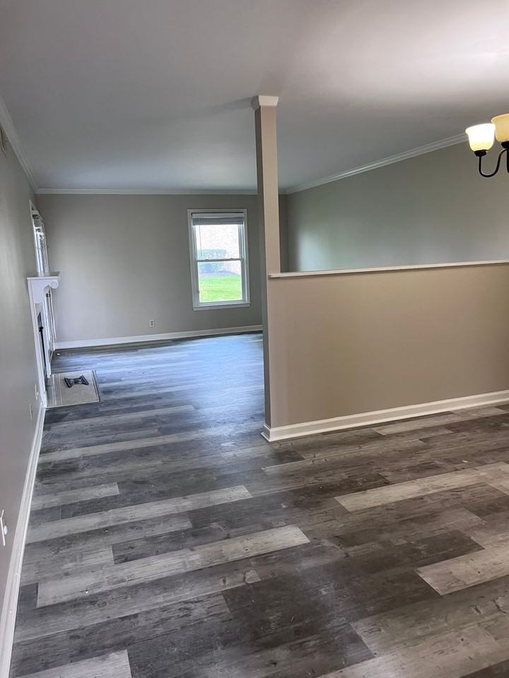 203 Churchill Xing - Photo 3 of 15