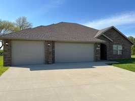 featured image of 555 W Melody Ln