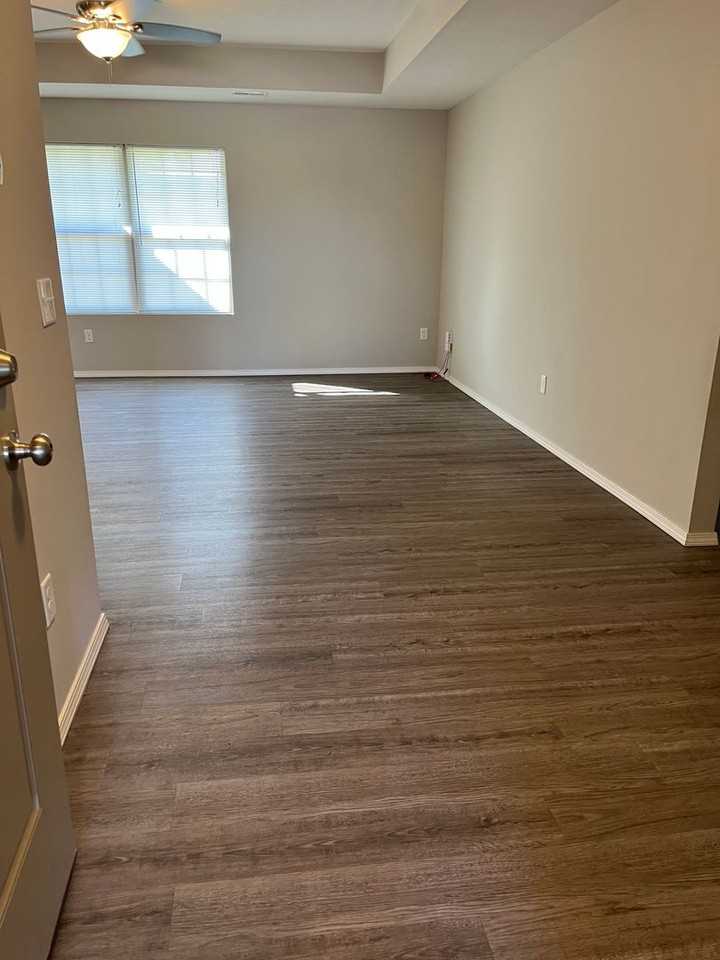 555 W Melody Ln - Photo 3 of 17