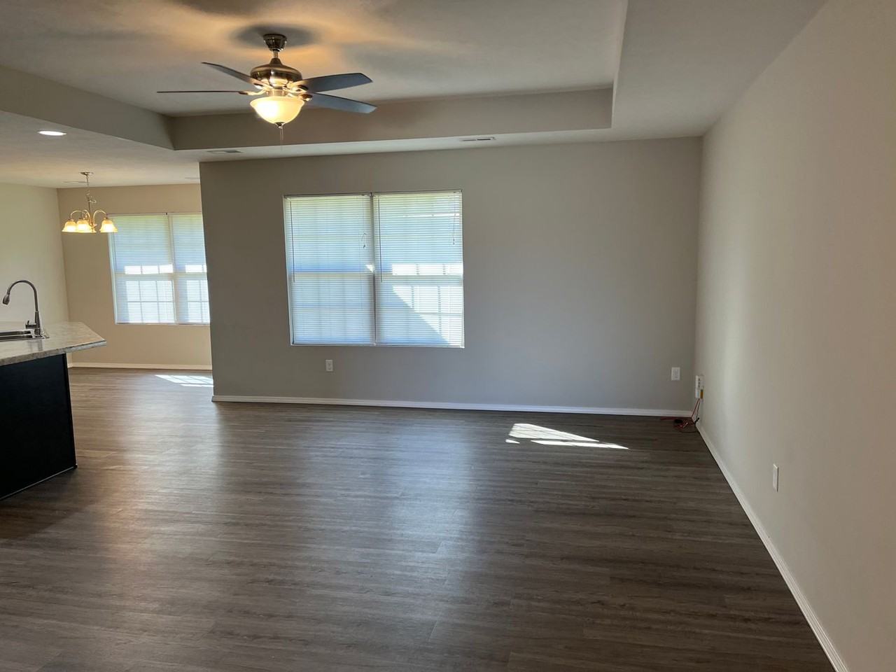 555 W Melody Ln - Photo 4 of 17