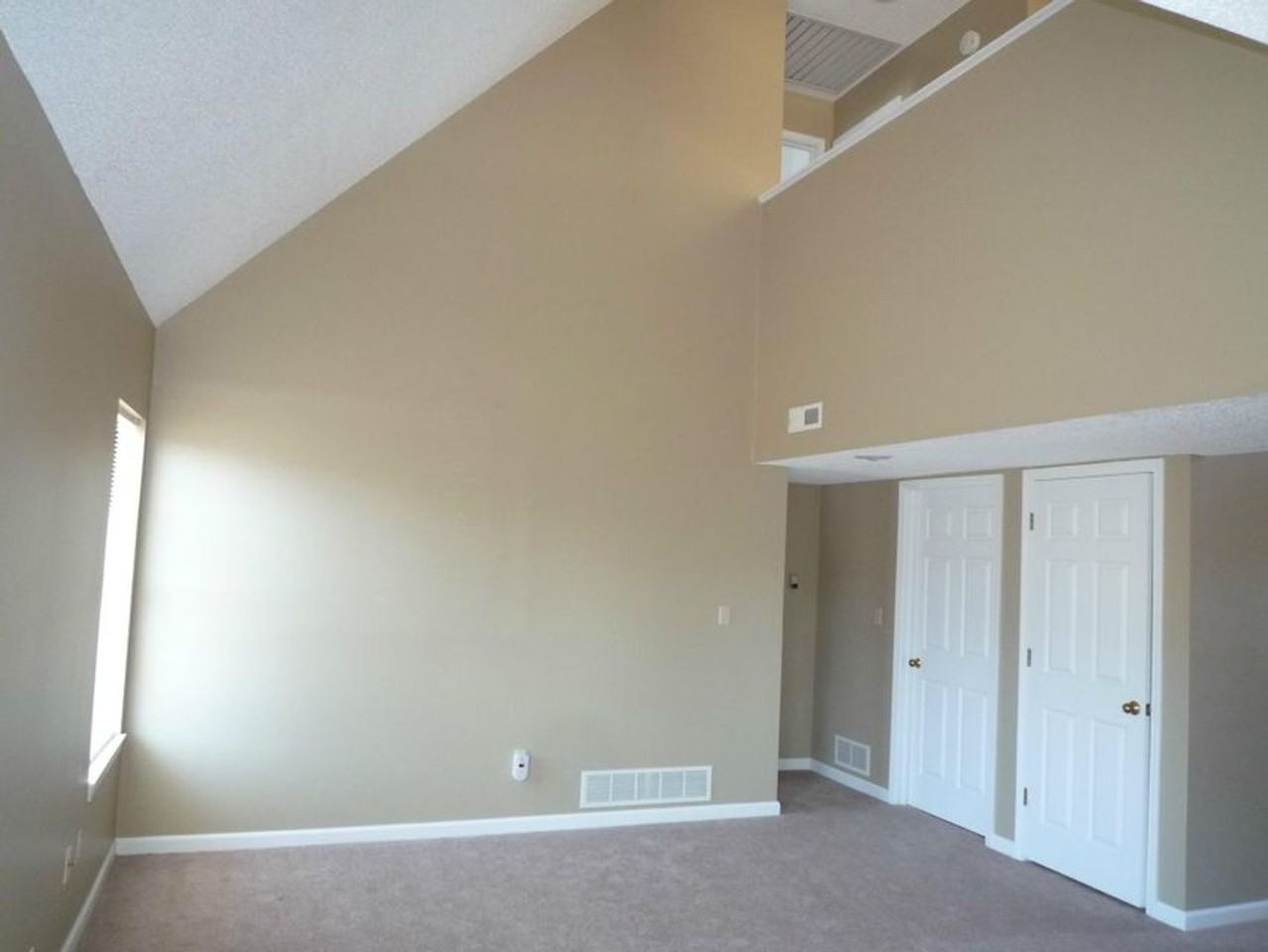 3604 Churchill Dr - Photo 4 of 17