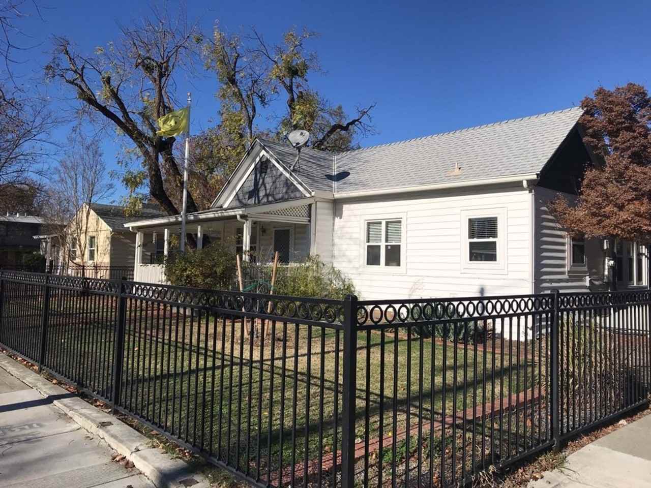 1021 3rd St - Photo 2 of 11