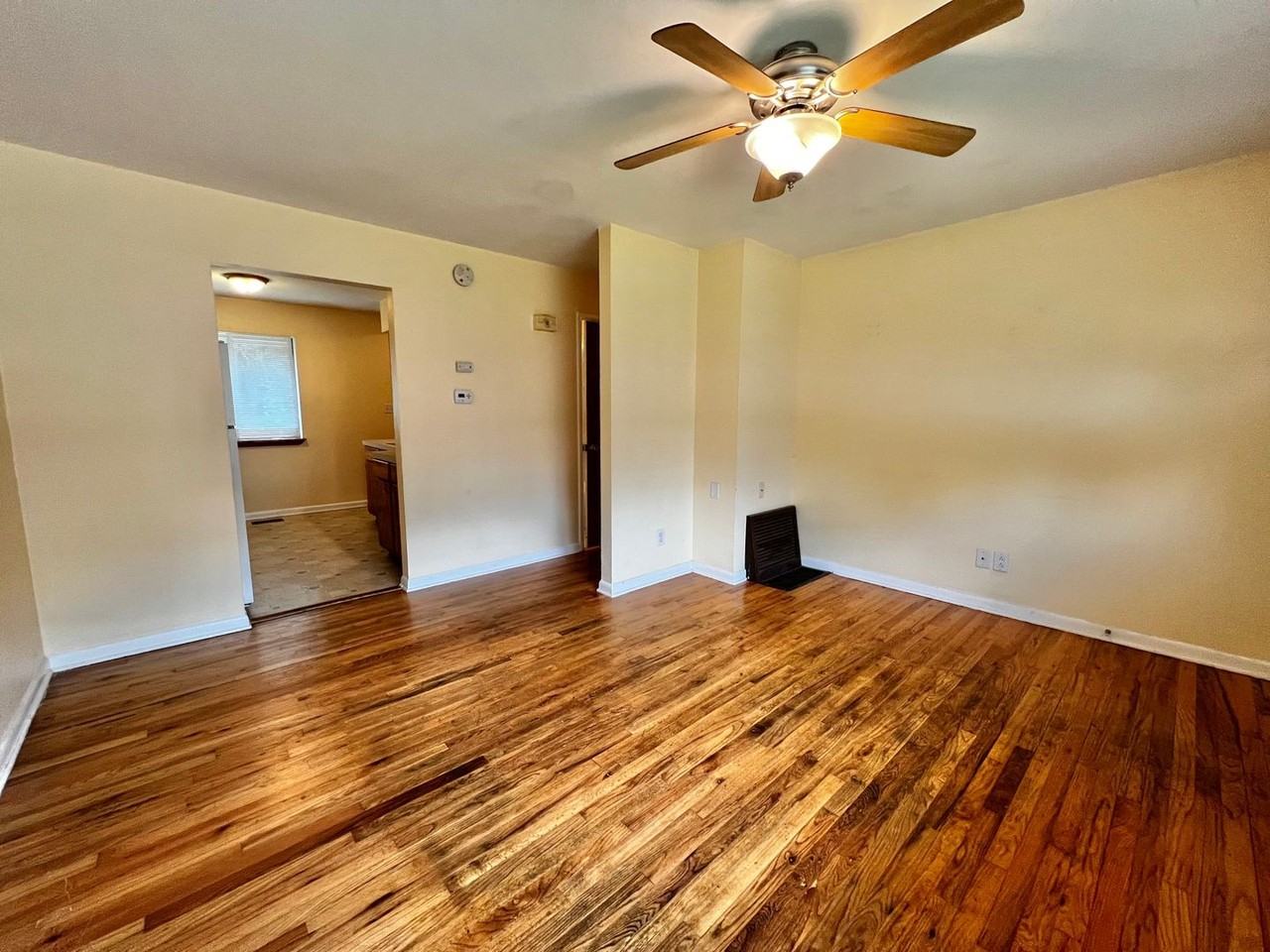 1014 Cragmore Dr - Photo 2 of 14