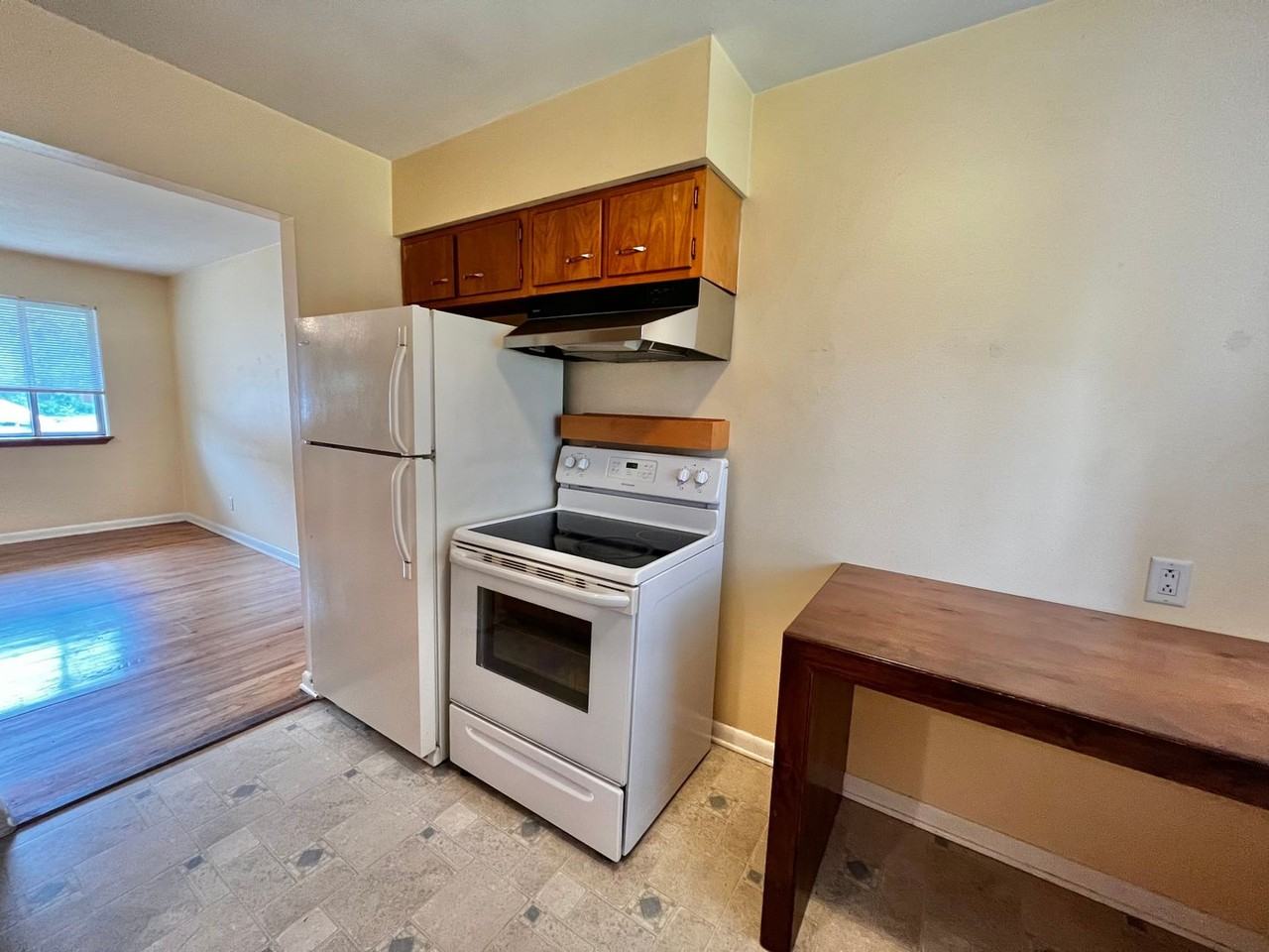 1014 Cragmore Dr - Photo 5 of 14