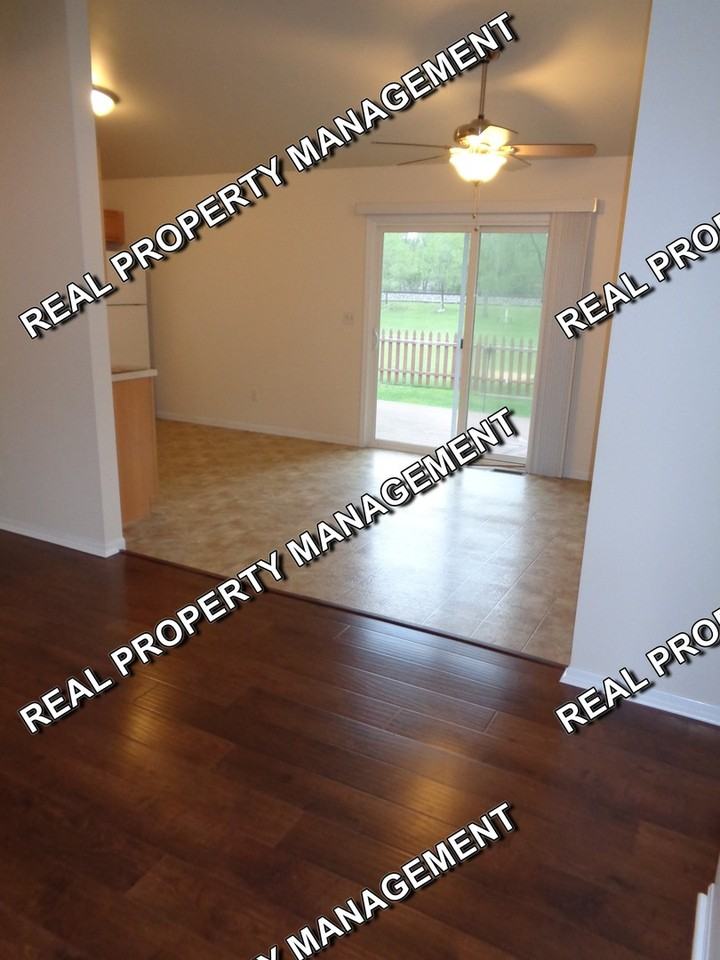 6450 Monument Ave - Photo 3 of 15
