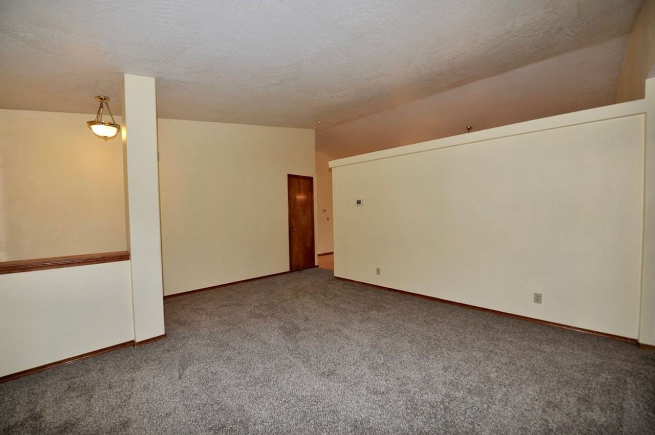 6310 N Centennial Dr - Photo 4 of 26