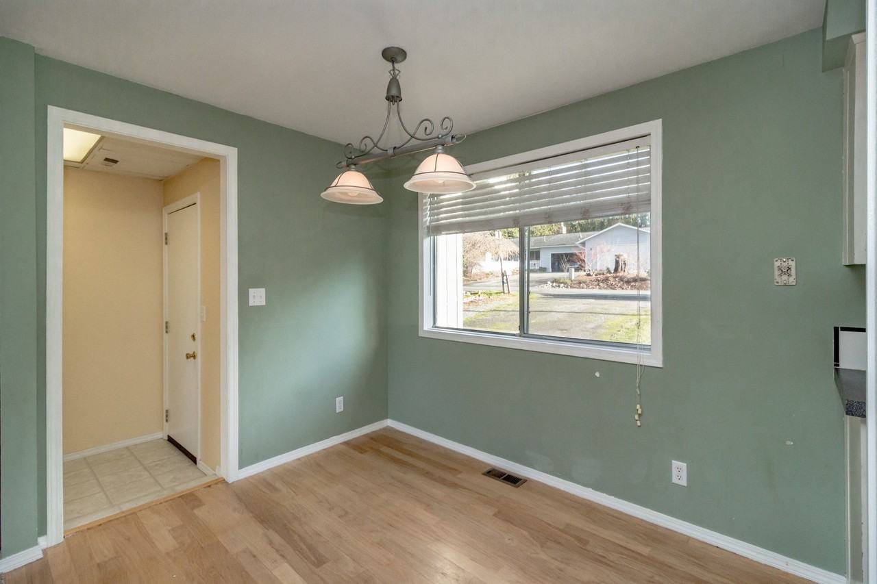 12518 Robinhood Ln - Photo 3 of 31