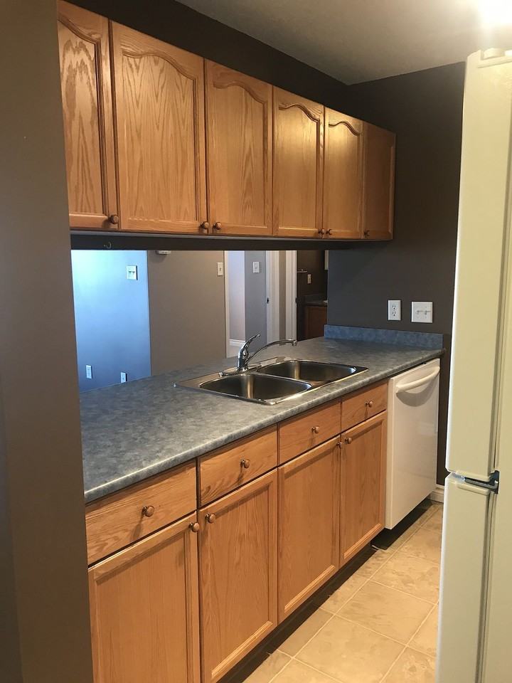 Bright and clean 2 bed 2 bath condo in Ft. Sask*Parking Included*4th Floor Apartments 70