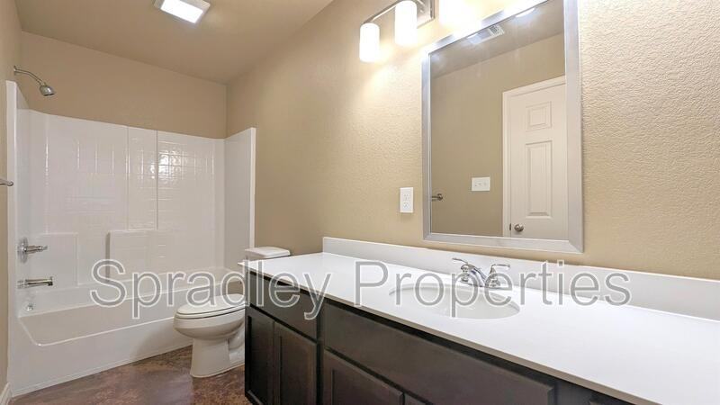 1012 Kerr Ct Apt B - Photo 5 of 9